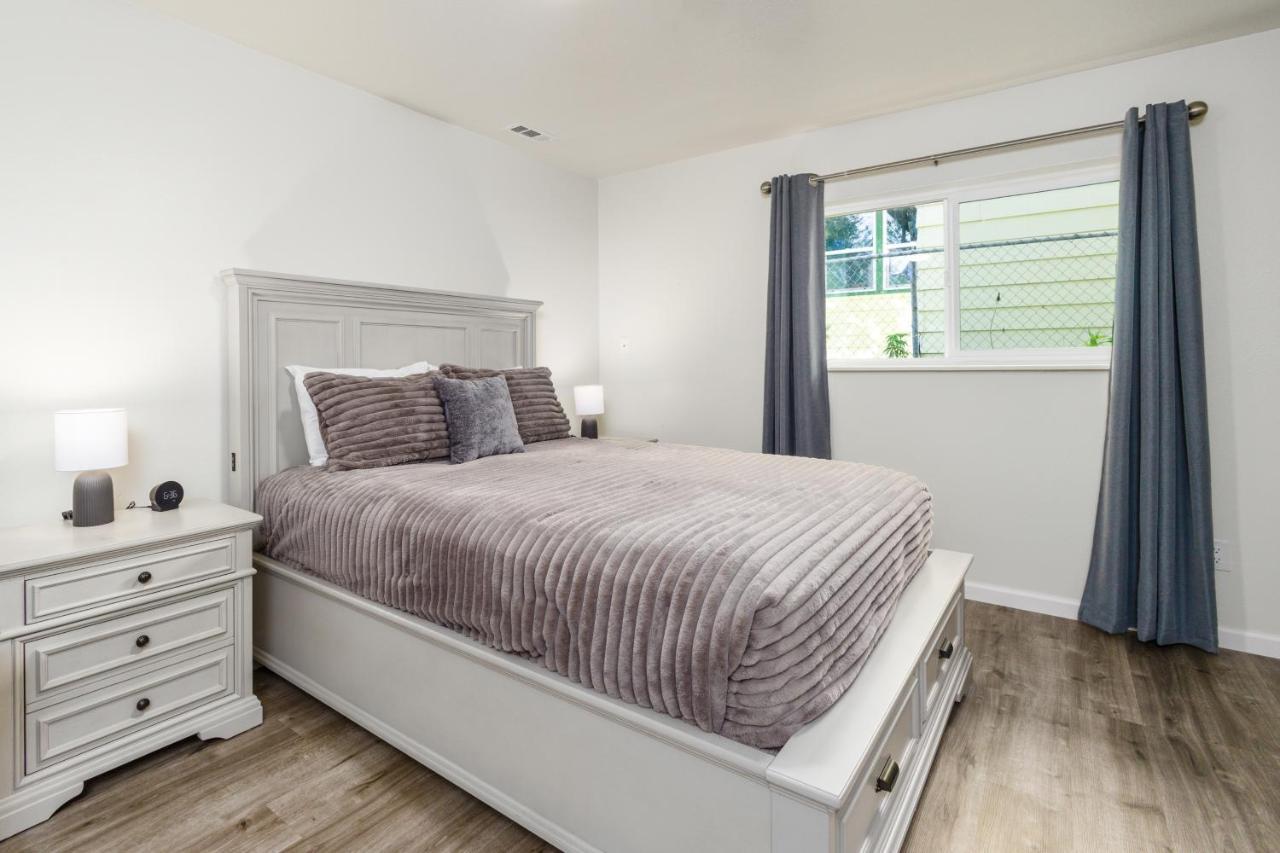 Manor Getaway Apartment *